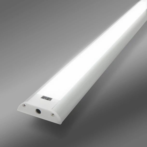 Lumina LED cu senzor de miscare